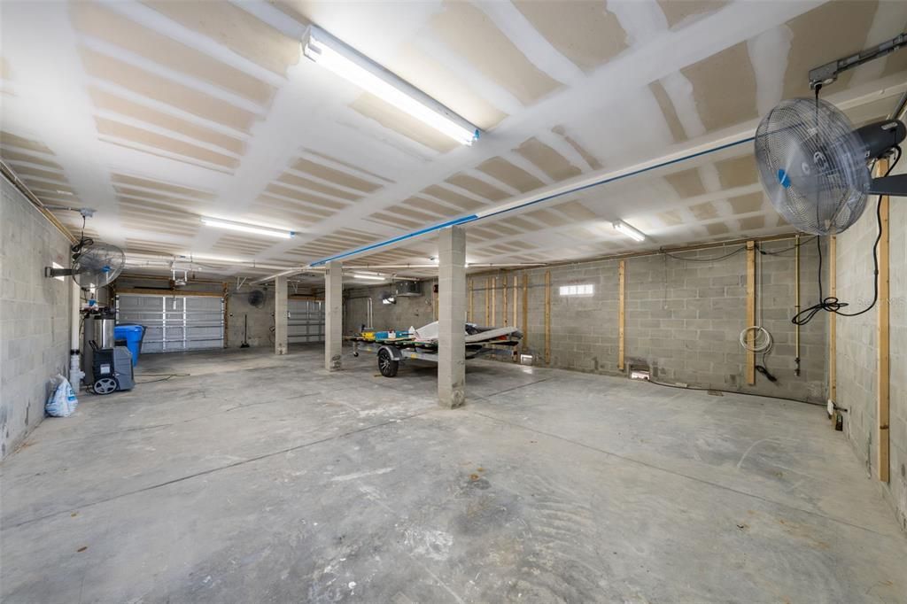 Active With Contract: $1,650,000 (3 beds, 2 baths, 1624 Square Feet)