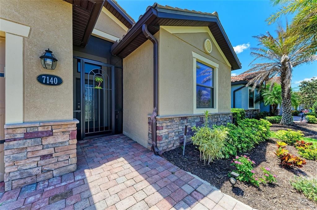 For Sale: $589,900 (4 beds, 3 baths, 2006 Square Feet)