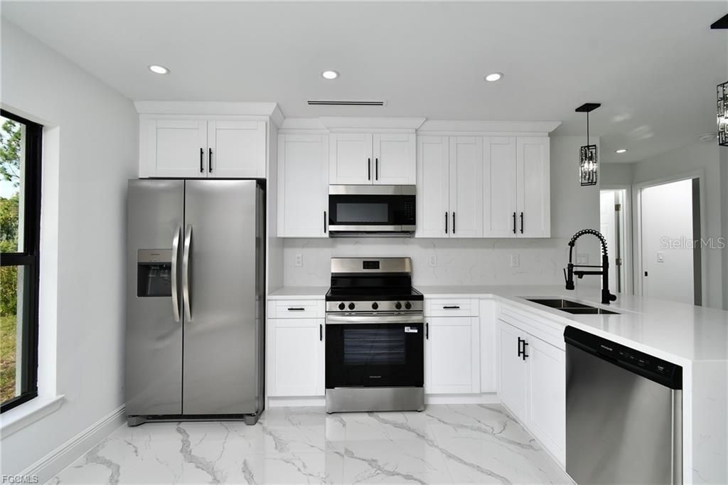 待售: $289,900 (3 贝兹, 2 浴室, 1258 平方英尺)