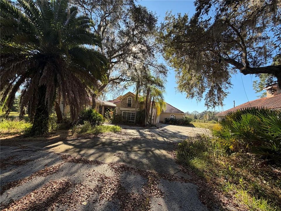 For Sale: $1,940,000 (5 beds, 2 baths, 6277 Square Feet)