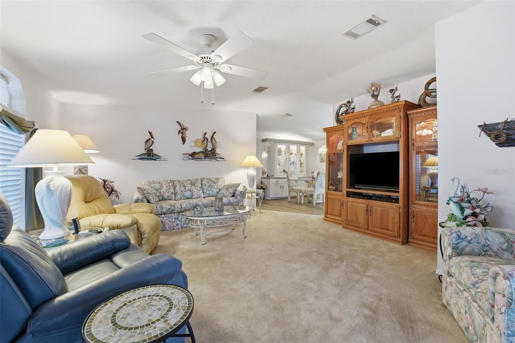 En Venta: $249,000 (2 camas, 2 baños, 1426 Pies cuadrados)