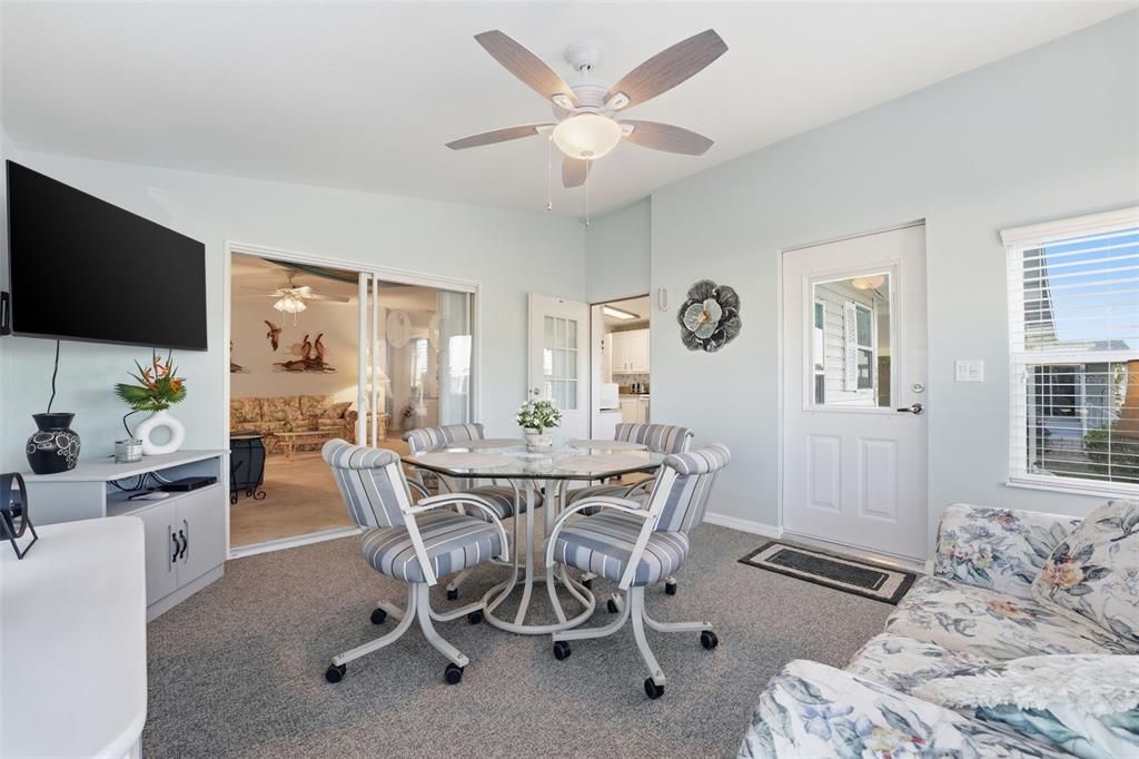 En Venta: $249,000 (2 camas, 2 baños, 1426 Pies cuadrados)