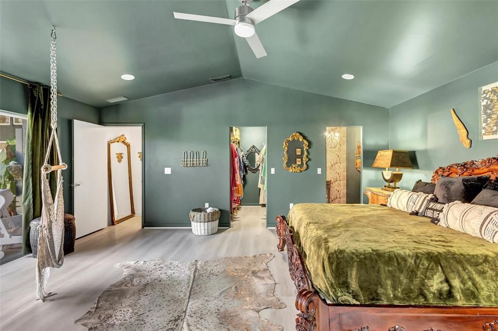 待售: $491,900 (2 贝兹, 2 浴室, 1899 平方英尺)