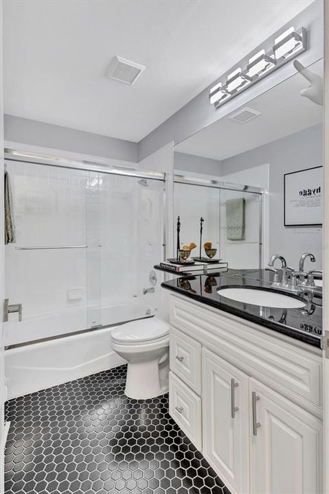 待售: $491,900 (2 贝兹, 2 浴室, 1899 平方英尺)