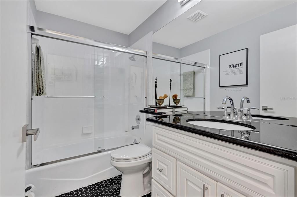 待售: $491,900 (2 贝兹, 2 浴室, 1899 平方英尺)