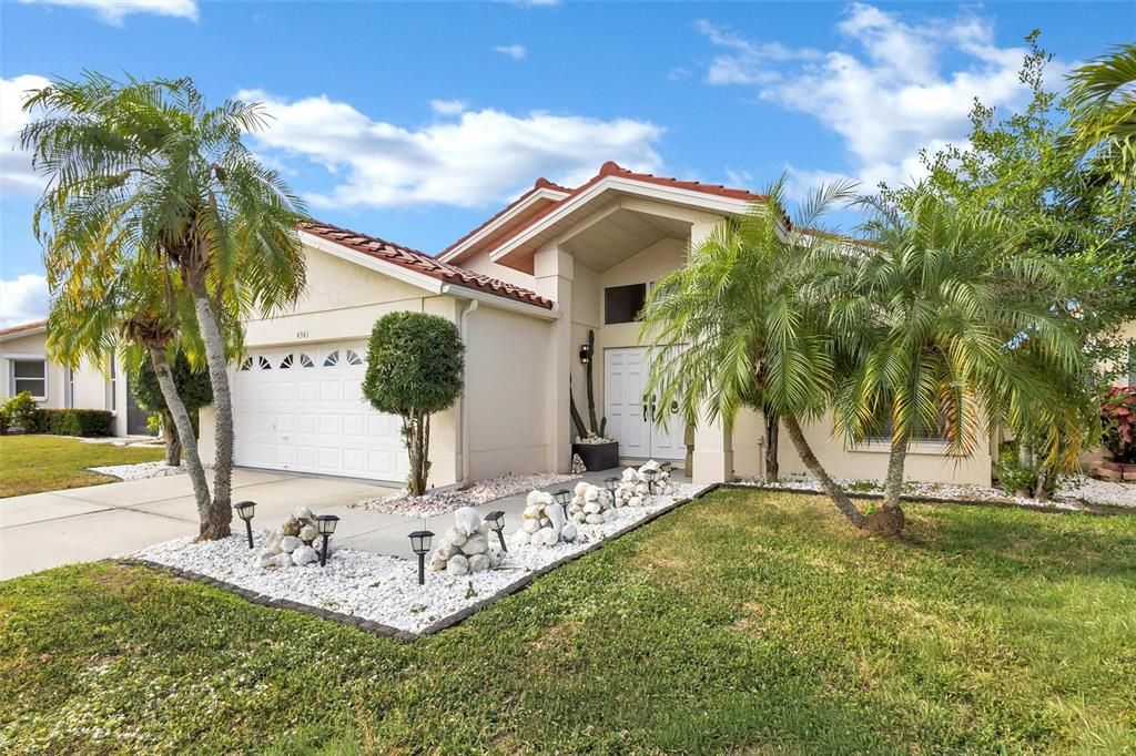 待售: $491,900 (2 贝兹, 2 浴室, 1899 平方英尺)