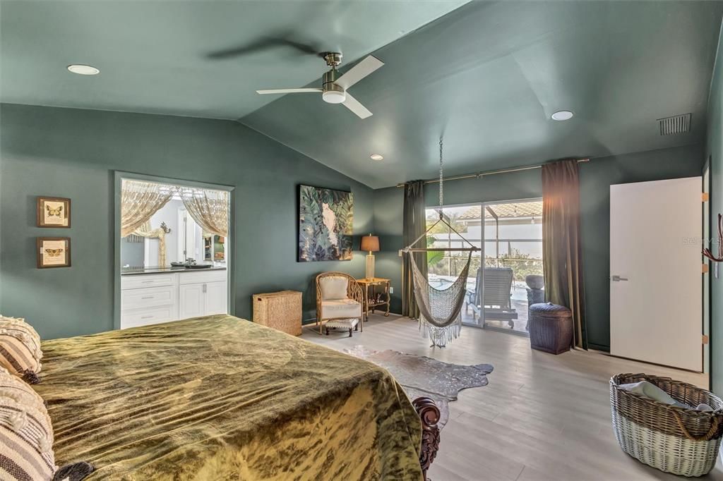 待售: $491,900 (2 贝兹, 2 浴室, 1899 平方英尺)