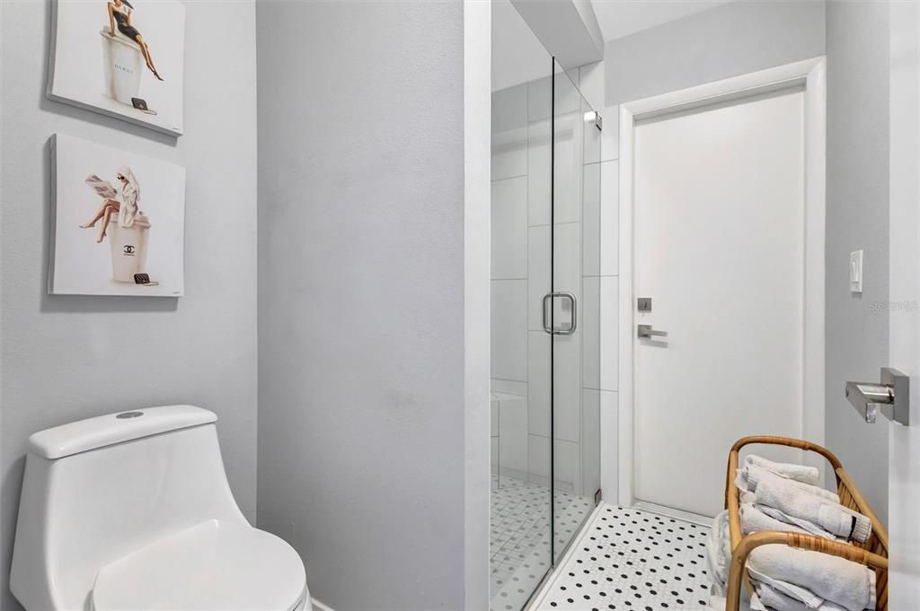 待售: $491,900 (2 贝兹, 2 浴室, 1899 平方英尺)