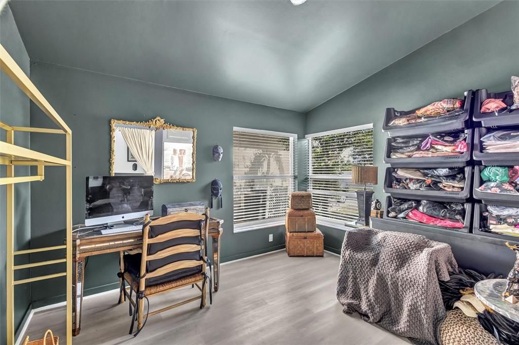 待售: $491,900 (2 贝兹, 2 浴室, 1899 平方英尺)