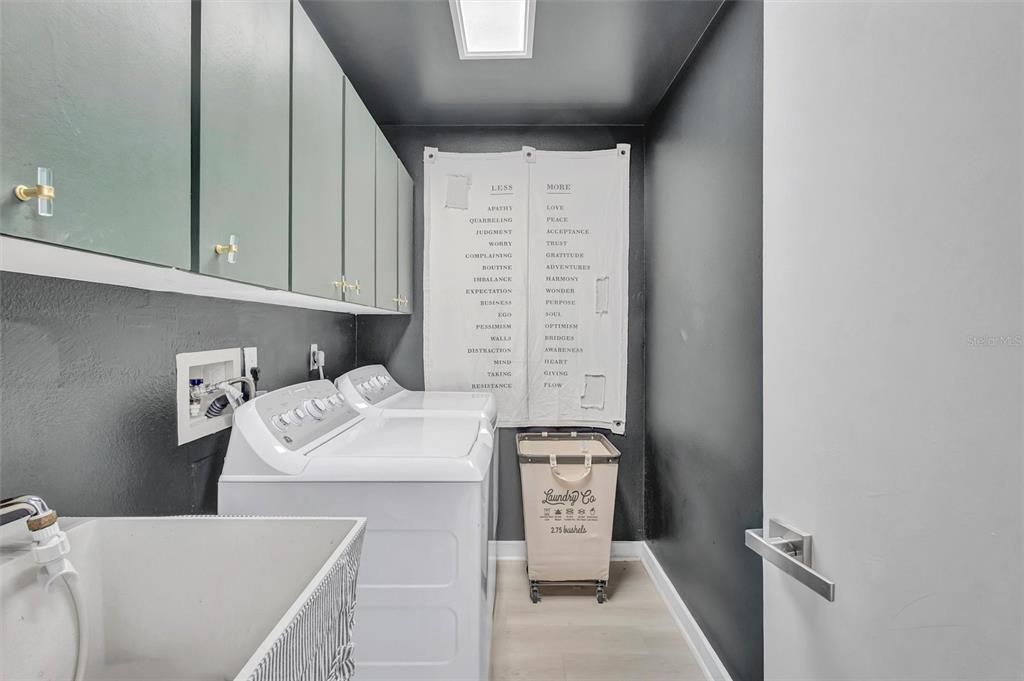 待售: $491,900 (2 贝兹, 2 浴室, 1899 平方英尺)