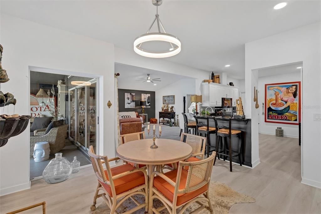 待售: $491,900 (2 贝兹, 2 浴室, 1899 平方英尺)