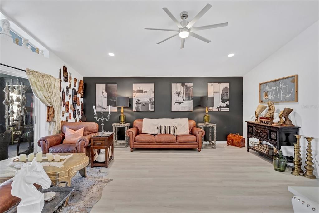 待售: $491,900 (2 贝兹, 2 浴室, 1899 平方英尺)