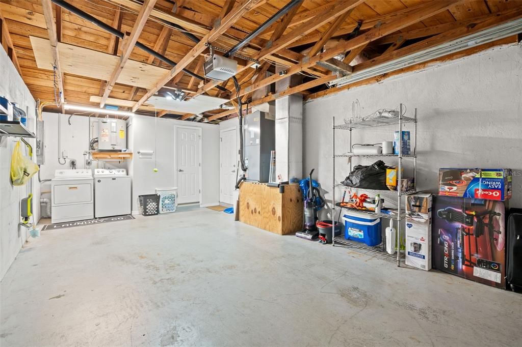 На продажу: $245,000 (2 спален, 2 ванн, 1128 Квадратных фут)