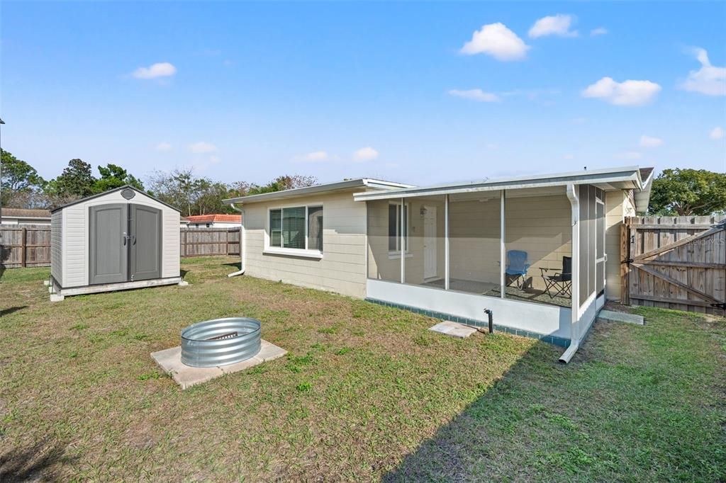 На продажу: $245,000 (2 спален, 2 ванн, 1128 Квадратных фут)