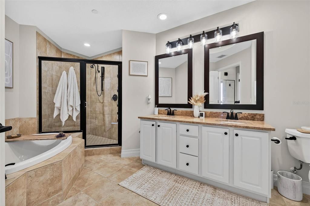 待售: $749,900 (2 贝兹, 2 浴室, 1165 平方英尺)