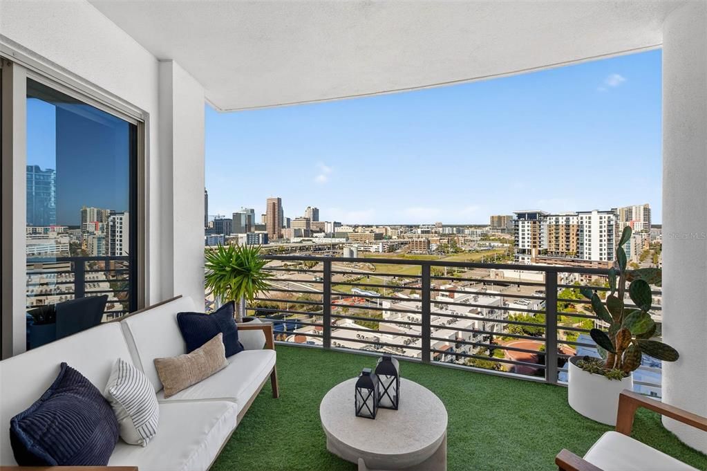 待售: $749,900 (2 贝兹, 2 浴室, 1165 平方英尺)