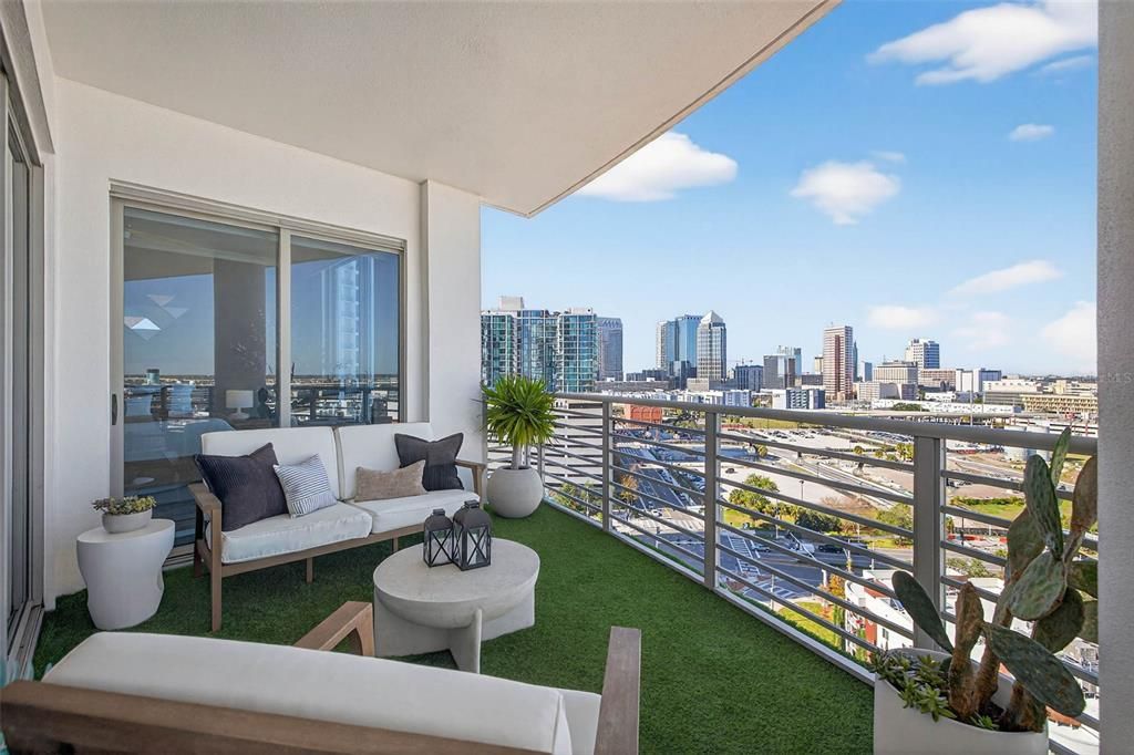 待售: $749,900 (2 贝兹, 2 浴室, 1165 平方英尺)