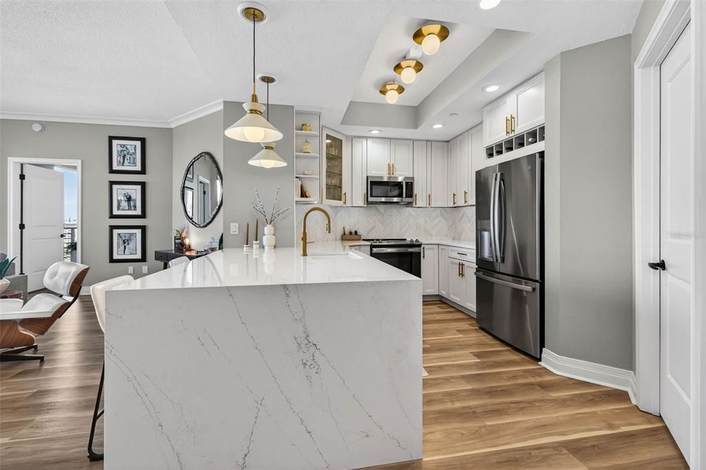 待售: $749,900 (2 贝兹, 2 浴室, 1165 平方英尺)