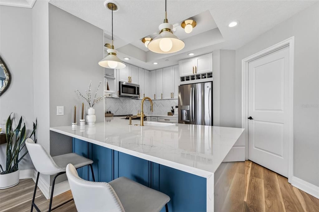 待售: $749,900 (2 贝兹, 2 浴室, 1165 平方英尺)