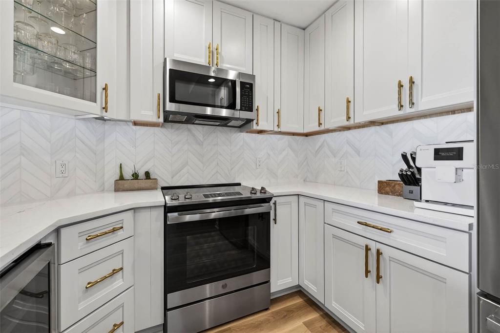 待售: $749,900 (2 贝兹, 2 浴室, 1165 平方英尺)