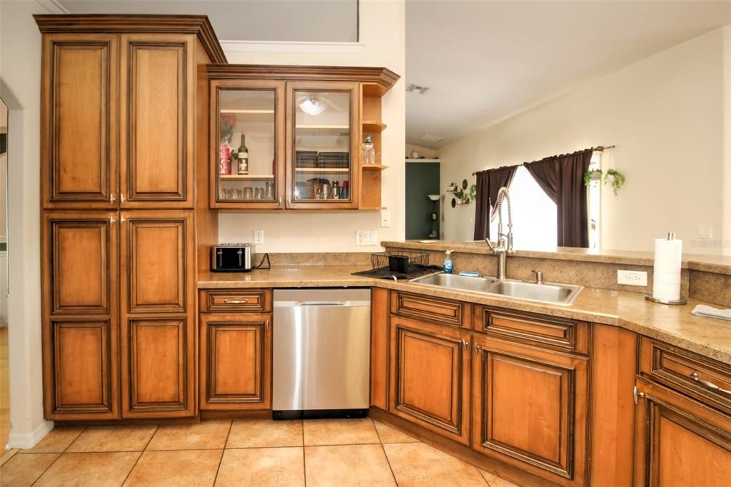 出租: $2,300 (3 贝兹, 2 浴室, 2149 平方英尺)