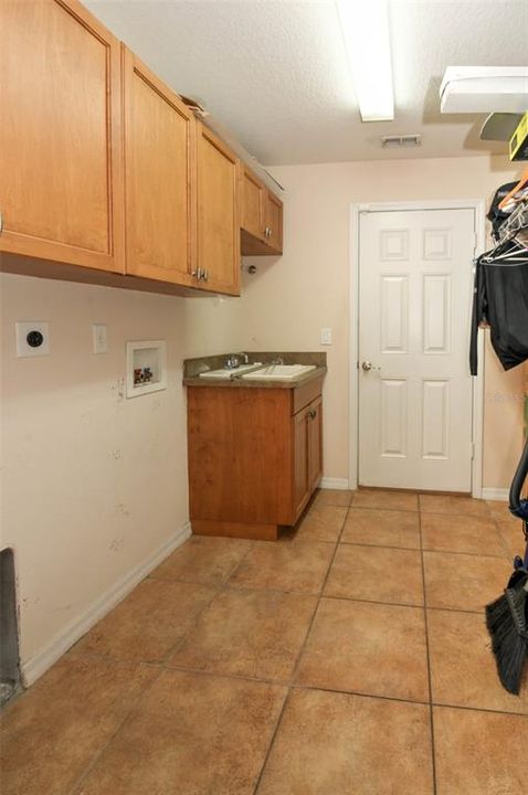 出租: $2,300 (3 贝兹, 2 浴室, 2149 平方英尺)