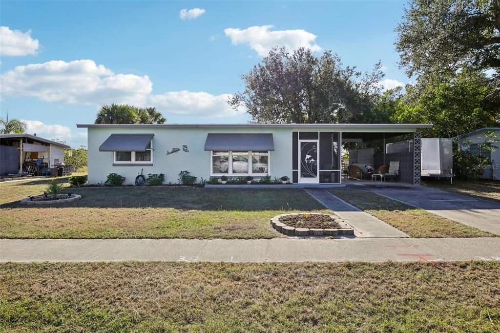 待售: $209,000 (2 贝兹, 1 浴室, 812 平方英尺)