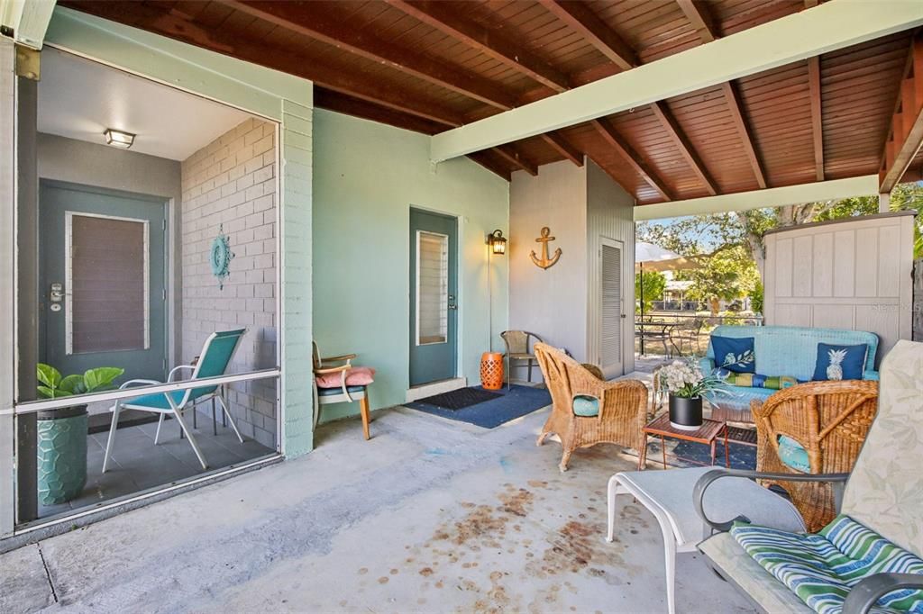 待售: $209,000 (2 贝兹, 1 浴室, 812 平方英尺)