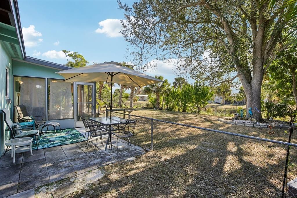 待售: $209,000 (2 贝兹, 1 浴室, 812 平方英尺)