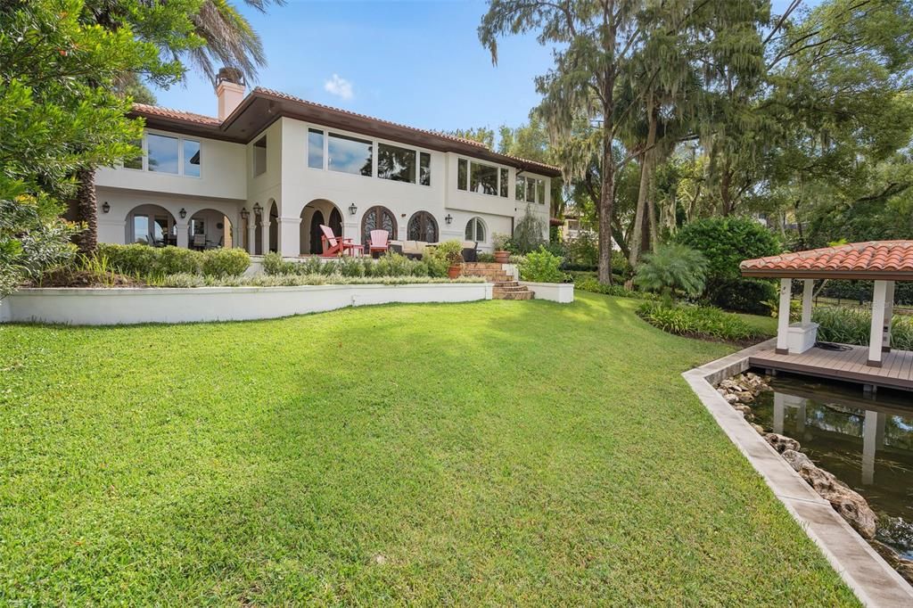 Active With Contract: $5,000,000 (5 beds, 4 baths, 6699 Square Feet)