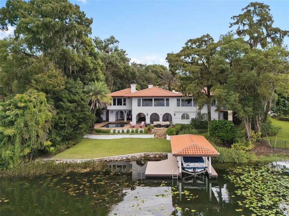 Active With Contract: $5,000,000 (5 beds, 4 baths, 6699 Square Feet)