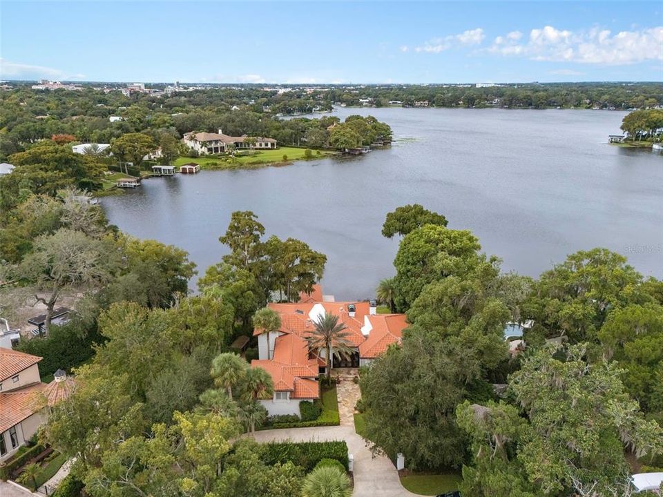 Active With Contract: $5,000,000 (5 beds, 4 baths, 6699 Square Feet)