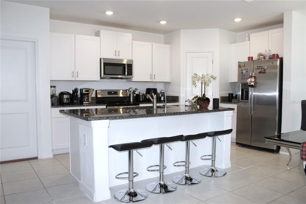 待售: $499,900 (4 贝兹, 2 浴室, 1870 平方英尺)