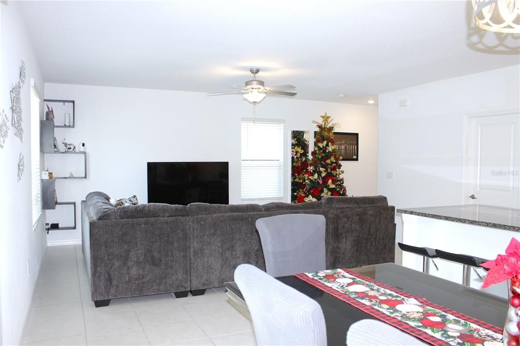 待售: $499,900 (4 贝兹, 2 浴室, 1870 平方英尺)