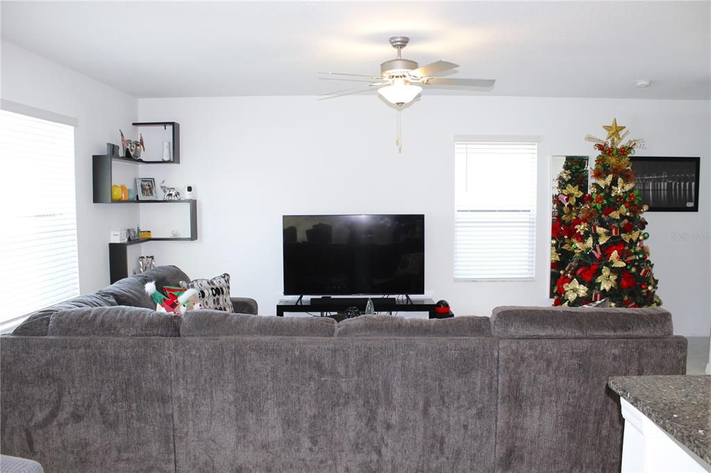 待售: $499,900 (4 贝兹, 2 浴室, 1870 平方英尺)