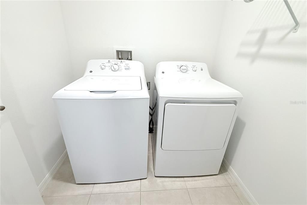 待售: $499,900 (4 贝兹, 2 浴室, 1870 平方英尺)