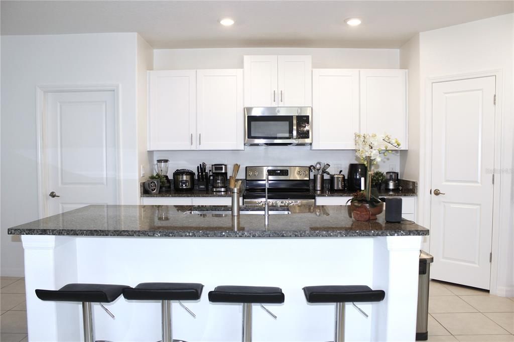 待售: $499,900 (4 贝兹, 2 浴室, 1870 平方英尺)