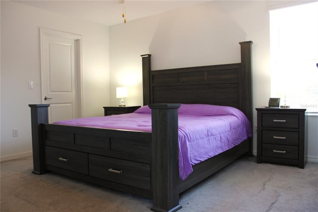 待售: $499,900 (4 贝兹, 2 浴室, 1870 平方英尺)