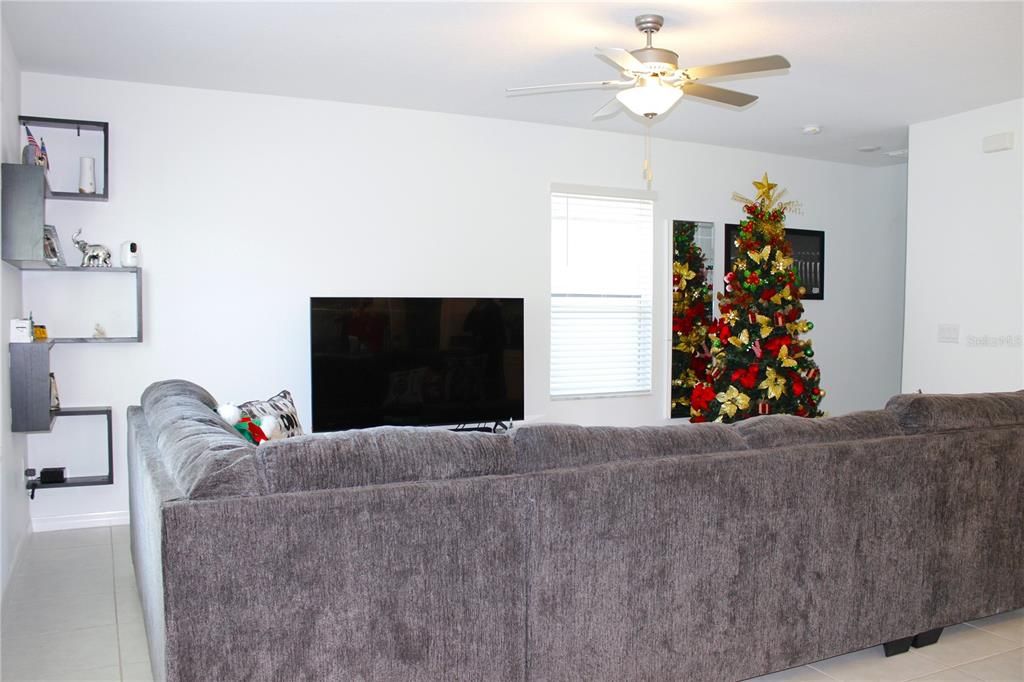 待售: $499,900 (4 贝兹, 2 浴室, 1870 平方英尺)