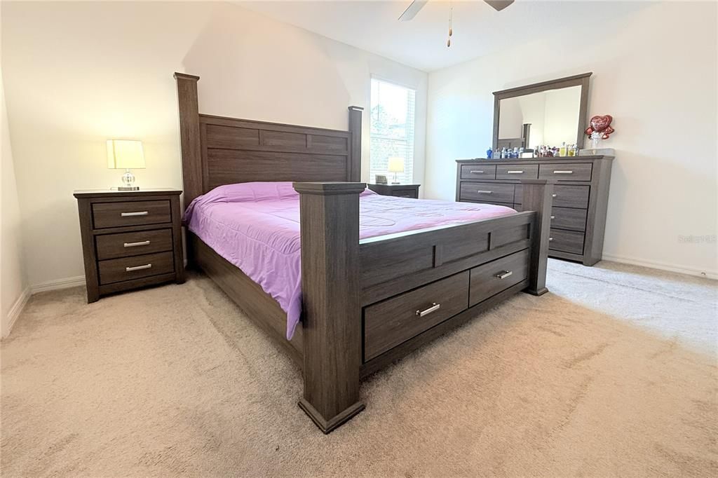 待售: $499,900 (4 贝兹, 2 浴室, 1870 平方英尺)