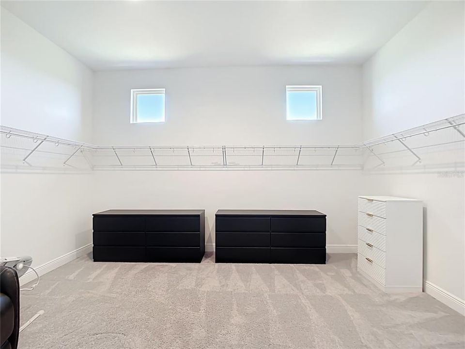 En Venta: $2,200,000 (5 camas, 4 baños, 4452 Pies cuadrados)