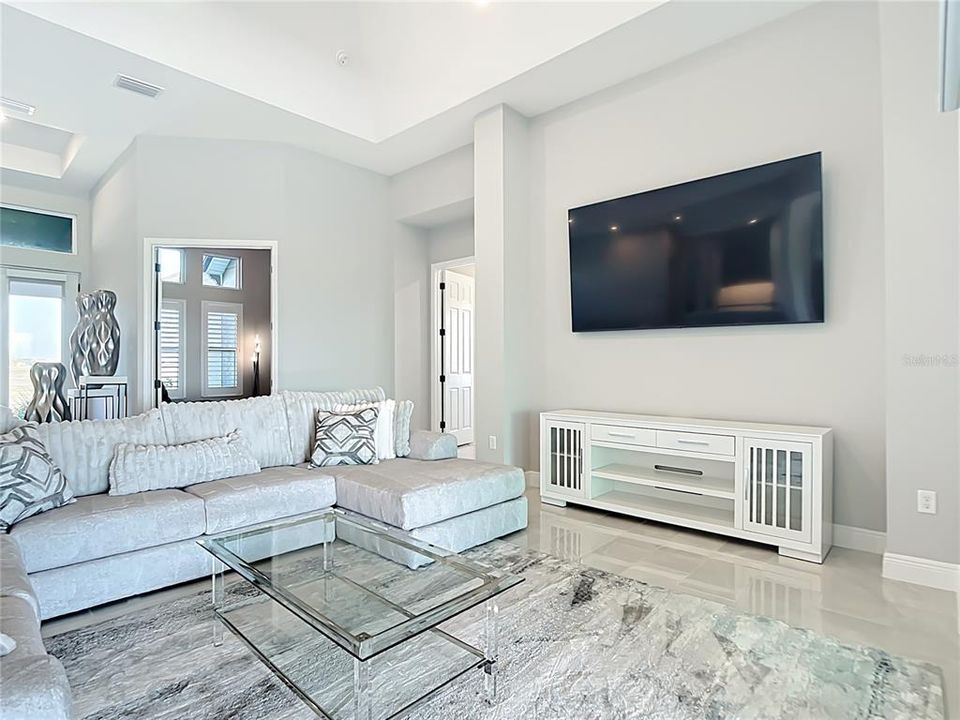 En Venta: $2,200,000 (5 camas, 4 baños, 4452 Pies cuadrados)