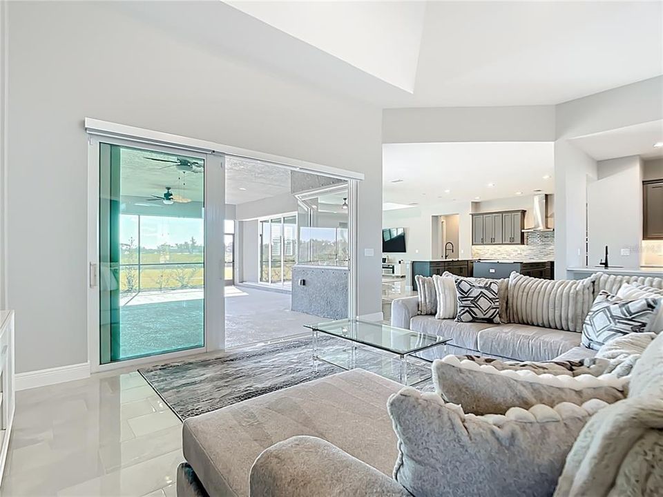 En Venta: $2,200,000 (5 camas, 4 baños, 4452 Pies cuadrados)