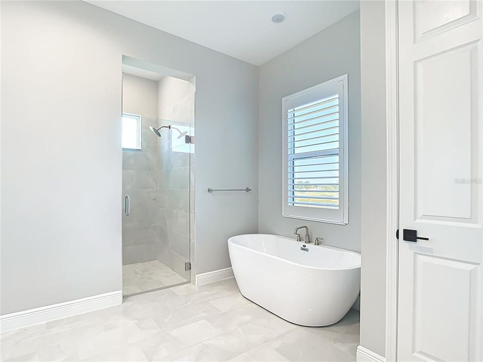 En Venta: $2,200,000 (5 camas, 4 baños, 4452 Pies cuadrados)