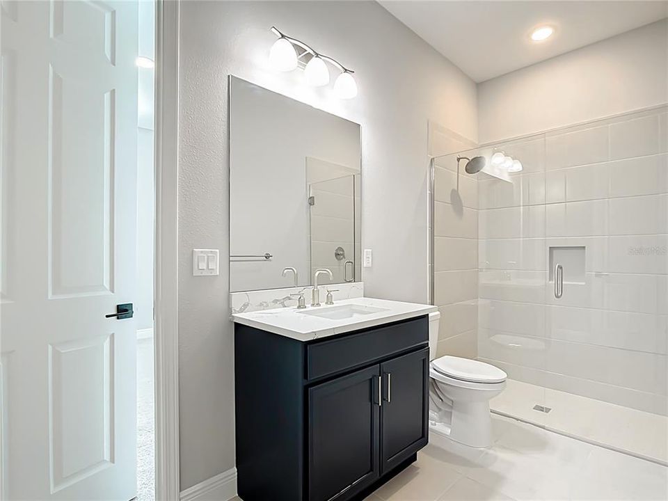 En Venta: $2,200,000 (5 camas, 4 baños, 4452 Pies cuadrados)