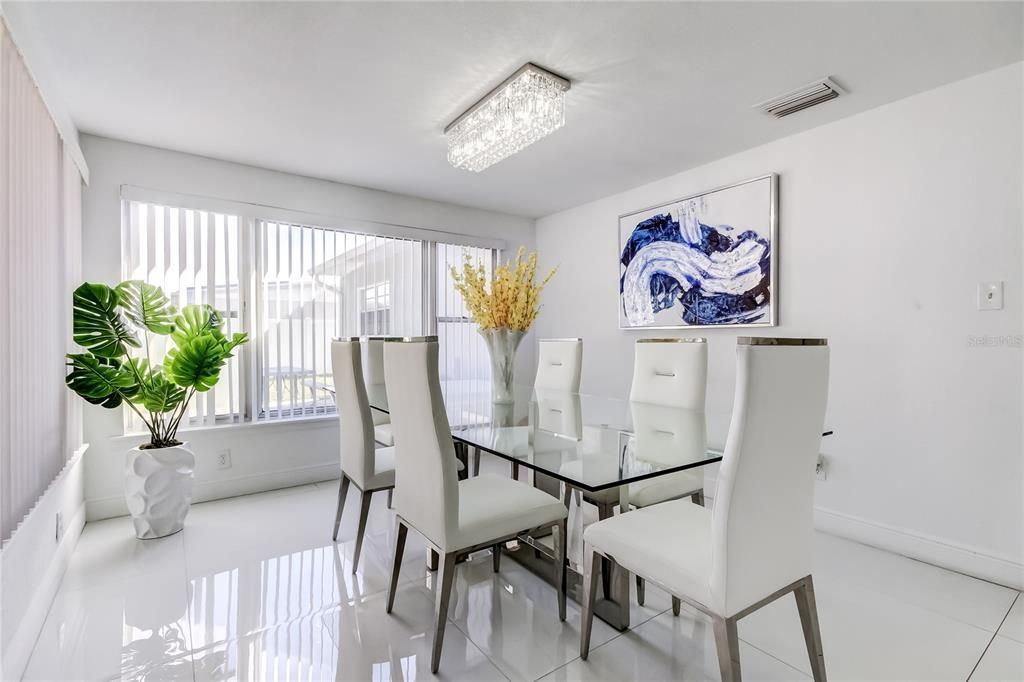 待售: $498,750 (5 贝兹, 4 浴室, 1723 平方英尺)