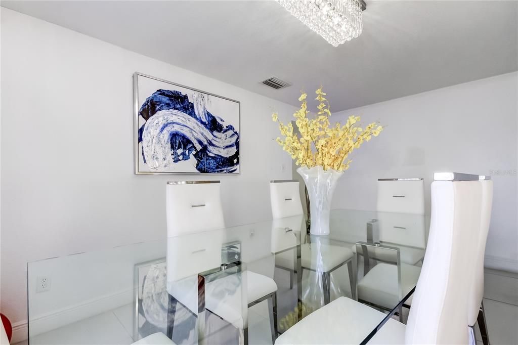 待售: $498,750 (5 贝兹, 4 浴室, 1723 平方英尺)