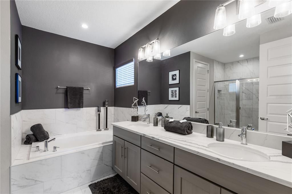 For Sale: $2,225,000 (6 beds, 6 baths, 4588 Square Feet)