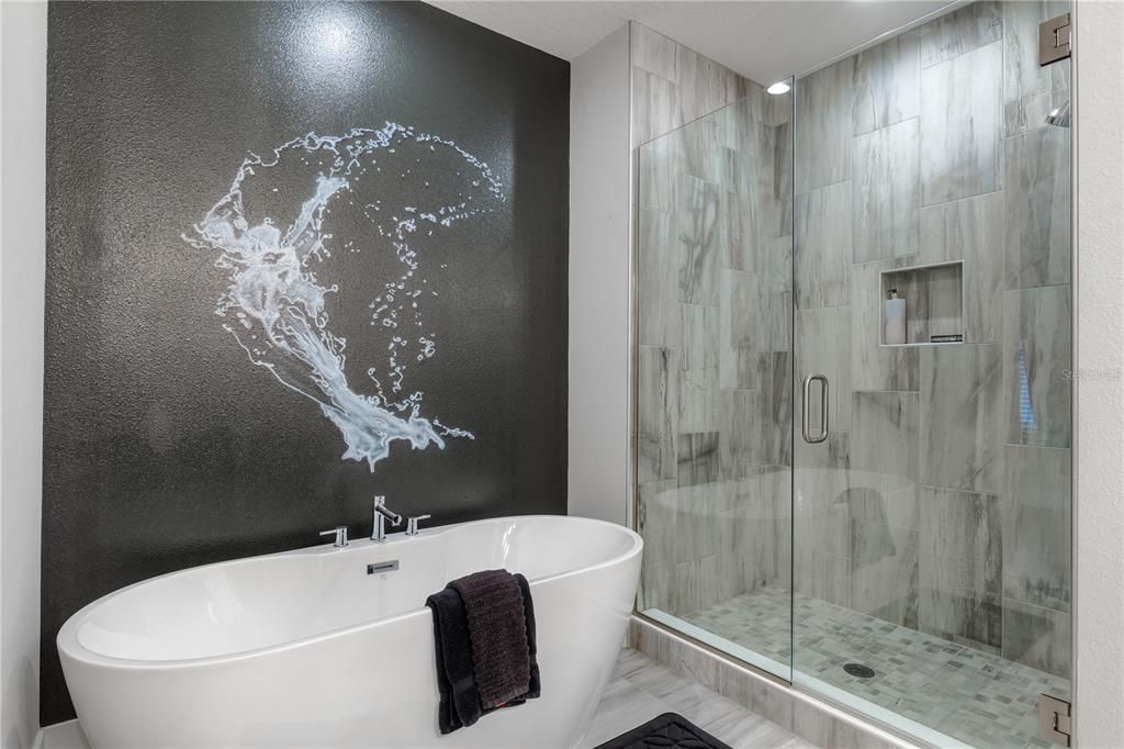 For Sale: $2,225,000 (6 beds, 6 baths, 4588 Square Feet)