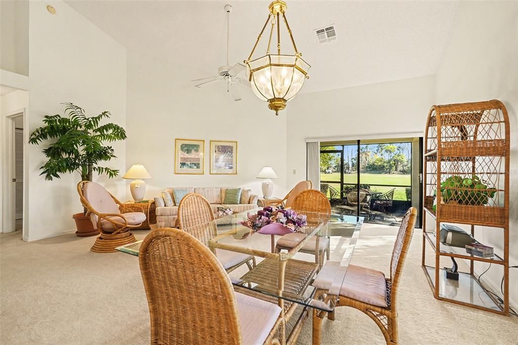 En Venta: $279,000 (2 camas, 2 baños, 1564 Pies cuadrados)